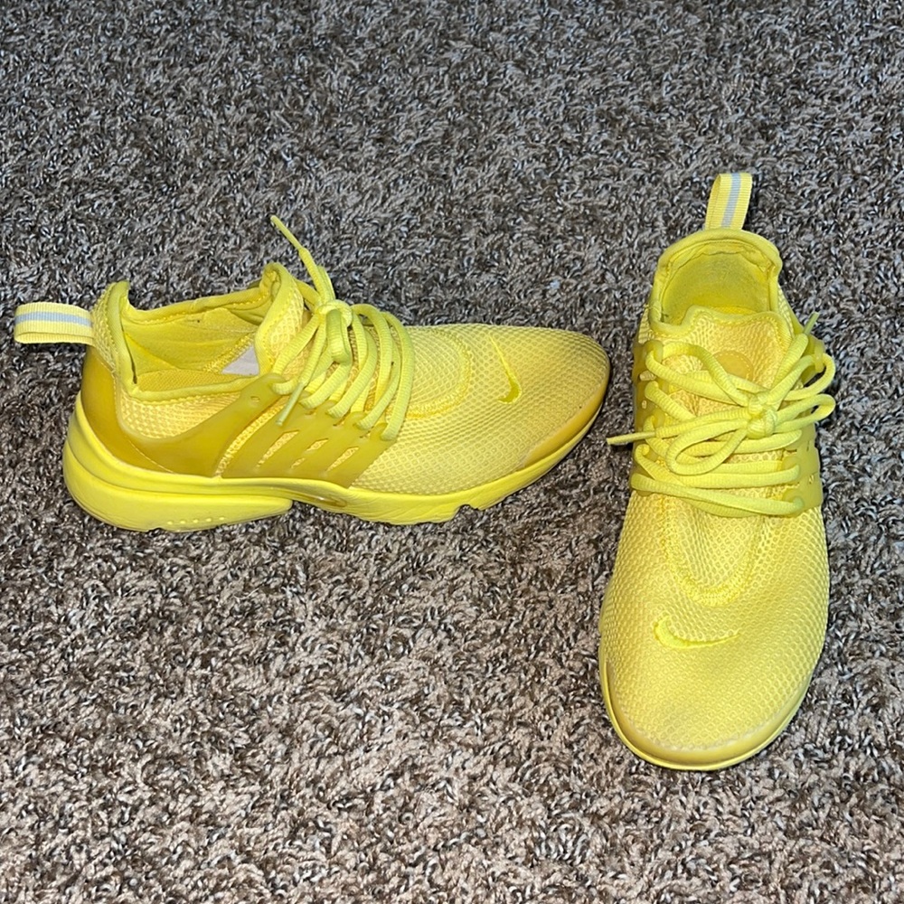 Nike women’s size 8 gold presto shoe. Worn 5 times